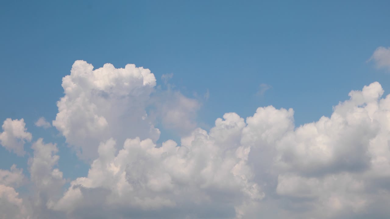 1 분 부풀어 오르는 구름 루프