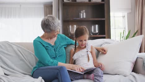 Grandmother-and-granddaughter-spending-time-together