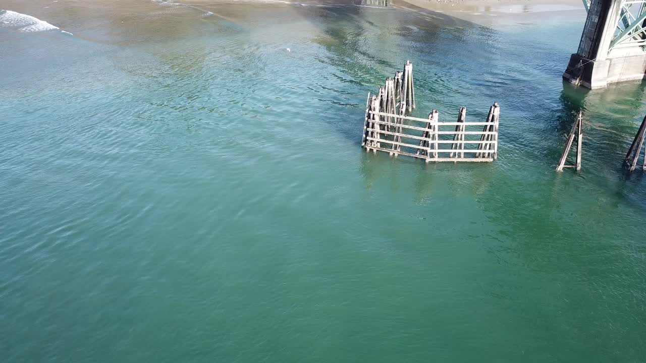 항구의 목조 도크 - 선착장