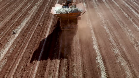 Tractor-Automatizado-Plantando-Caña-De-Azúcar-En-Brasil