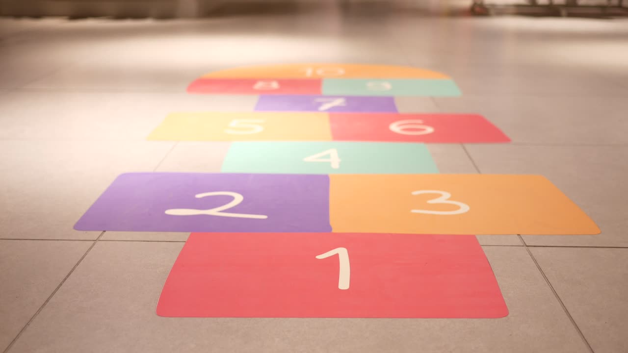 juego de hopscotch en el suelo