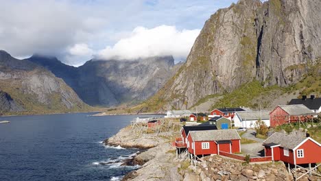 Vista-Sobre-La-Bahía-De-Hamnoy-En-Lofoten-En-Noruega