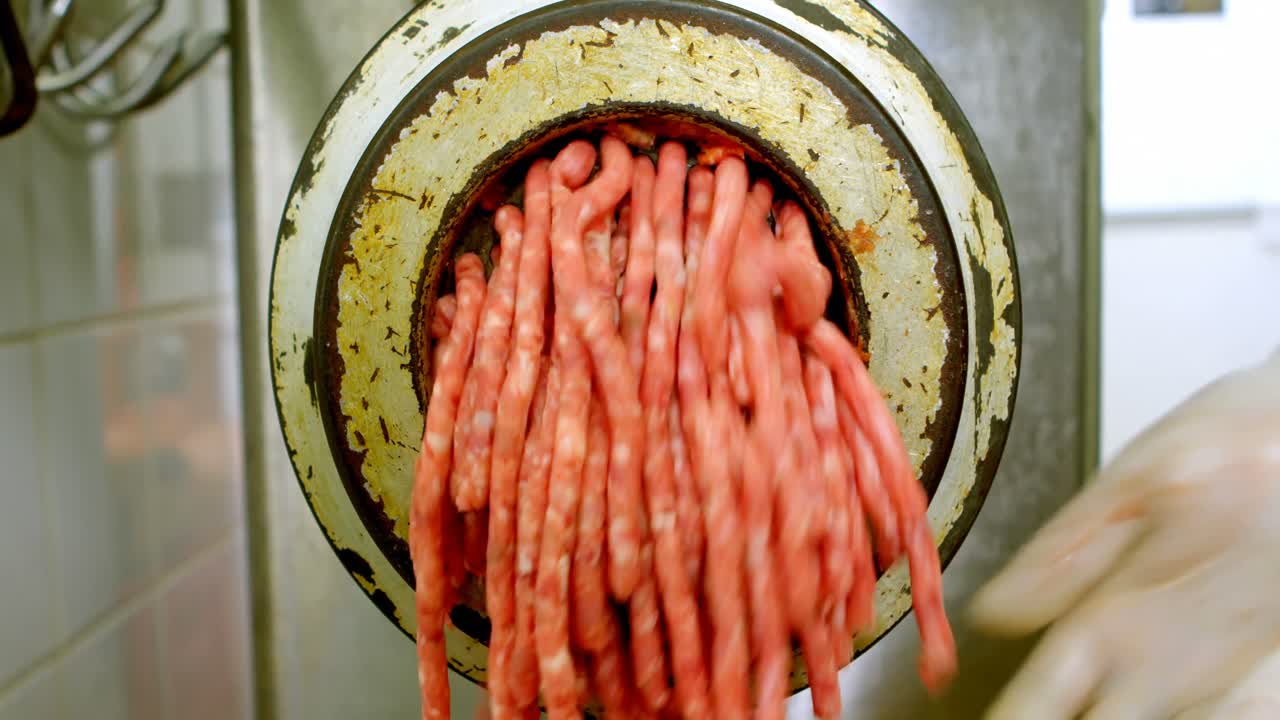 Minced come out from the meat mincer machine 4k