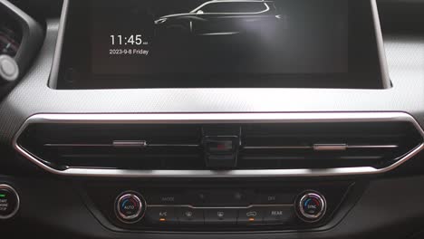 Modernes-Autointerieur,-Klimaanlage-Und-Modernes-Autodisplay,-Maxus-D90