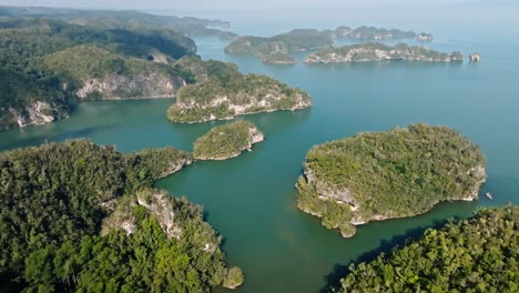 Lagoon-of-Los-Haitises-National-Park,-Dominican-Republic