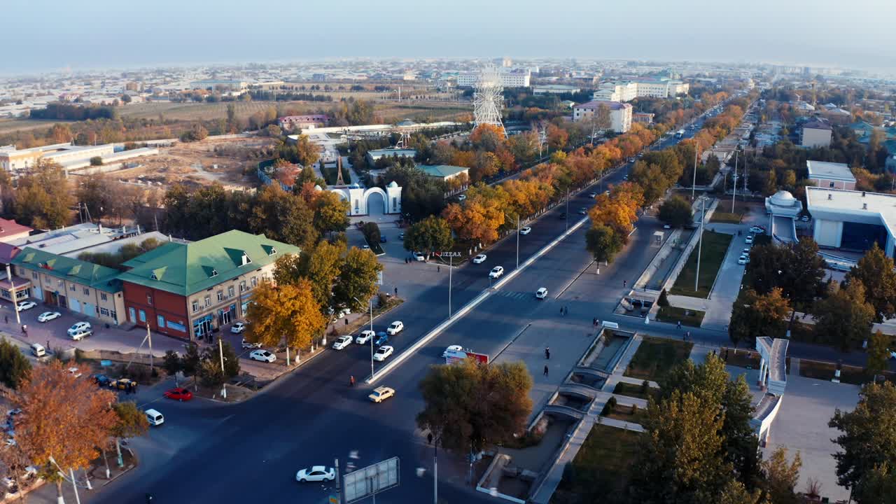 вид с воздуха на город в узбекистане. 4k