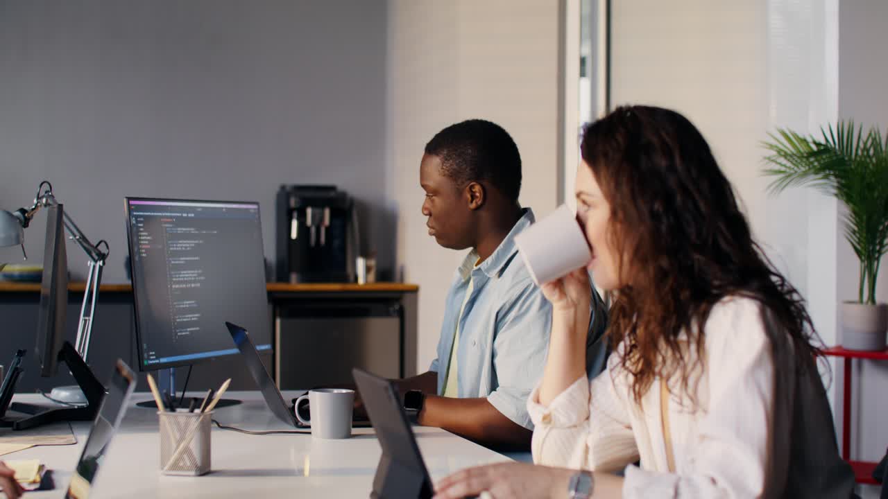 Team Collaboration in Modern Office Setting