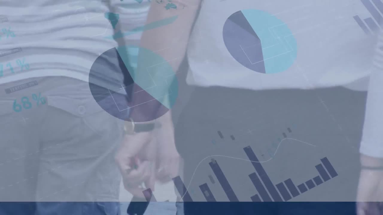 animación del procesamiento de datos financieros sobre diversas personas que caminan por la calle