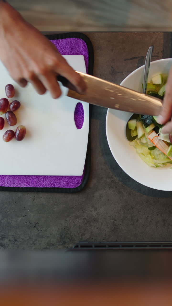 Cómo hacer una ensalada de uvas