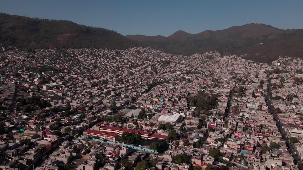 vista aérea de uno de los barrios marginales más peligrosos de la ciudad de méxico