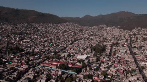 Vista-Aérea-De-Uno-De-Los-Barrios-Marginales-Más-Peligrosos-De-La-Ciudad-De-México