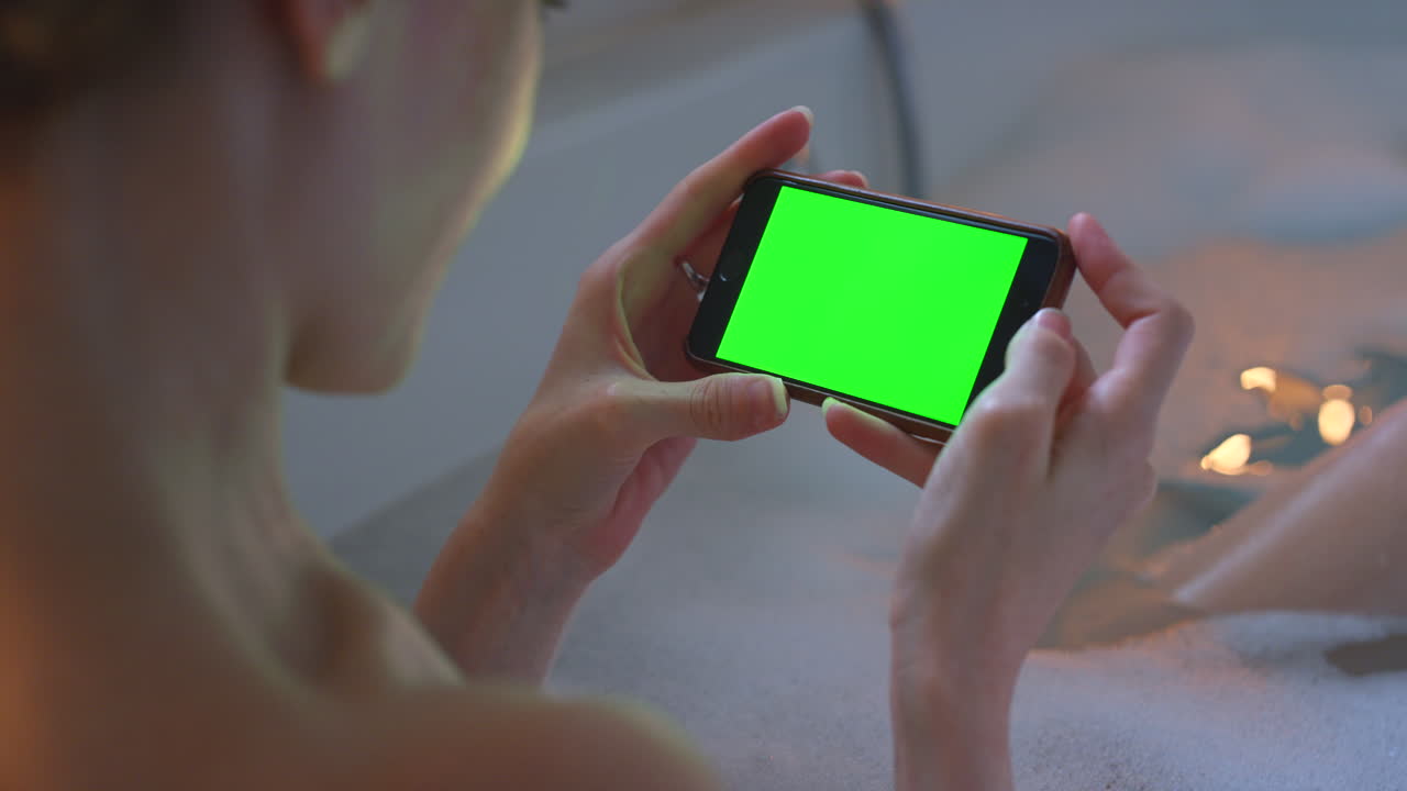 떨어뜨리지 않도록 조심해야 합니다.