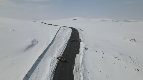 Vista-Aérea-Del-Vehículo-De-Invierno