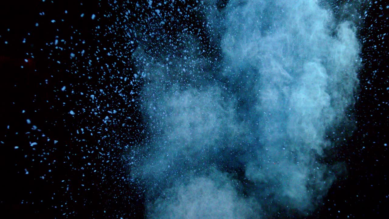 파란색 가루가 240fps 슈퍼 슬로우 모션으로 폭발합니다.