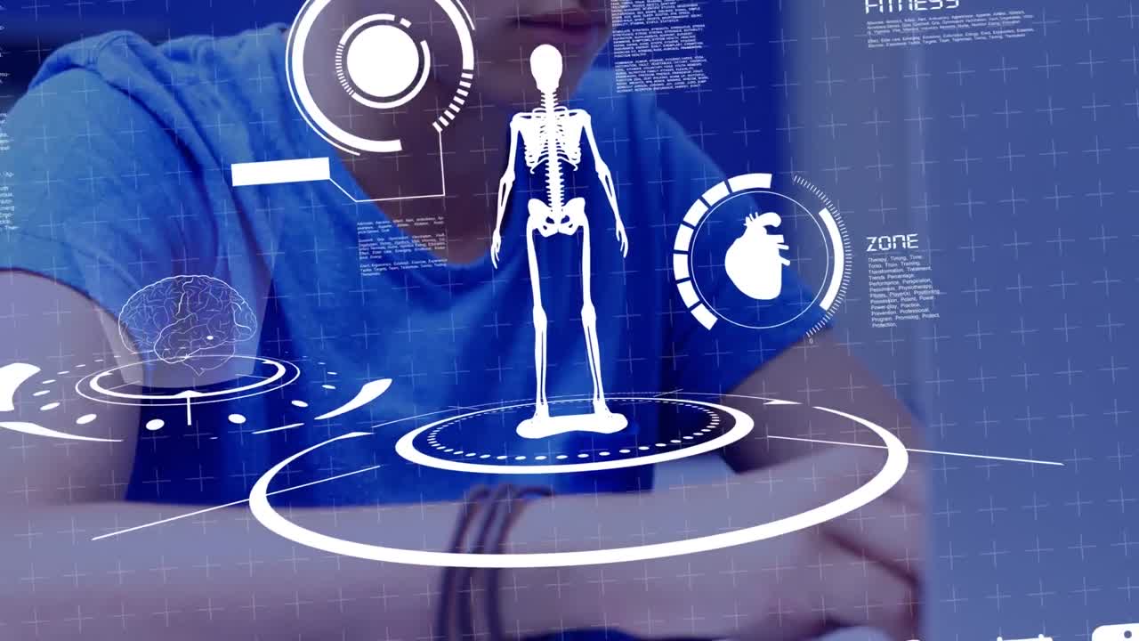 interfaz digital con procesamiento de datos contra un niño caucásico que usa una computadora portátil en la clase en la escuela