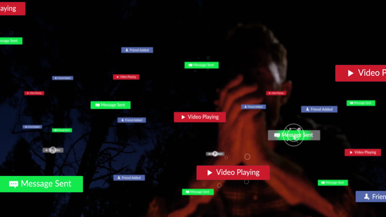 notificaciones de las redes sociales animación sobre la persona que utiliza el teléfono inteligente en un entorno oscuro