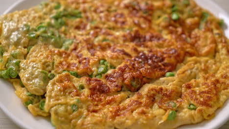 tortilla con frijoles largos o caupí - estilo de comida casera