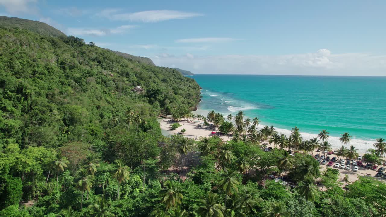 vista panorámica de la playa de rincón en un día soleado, caribe