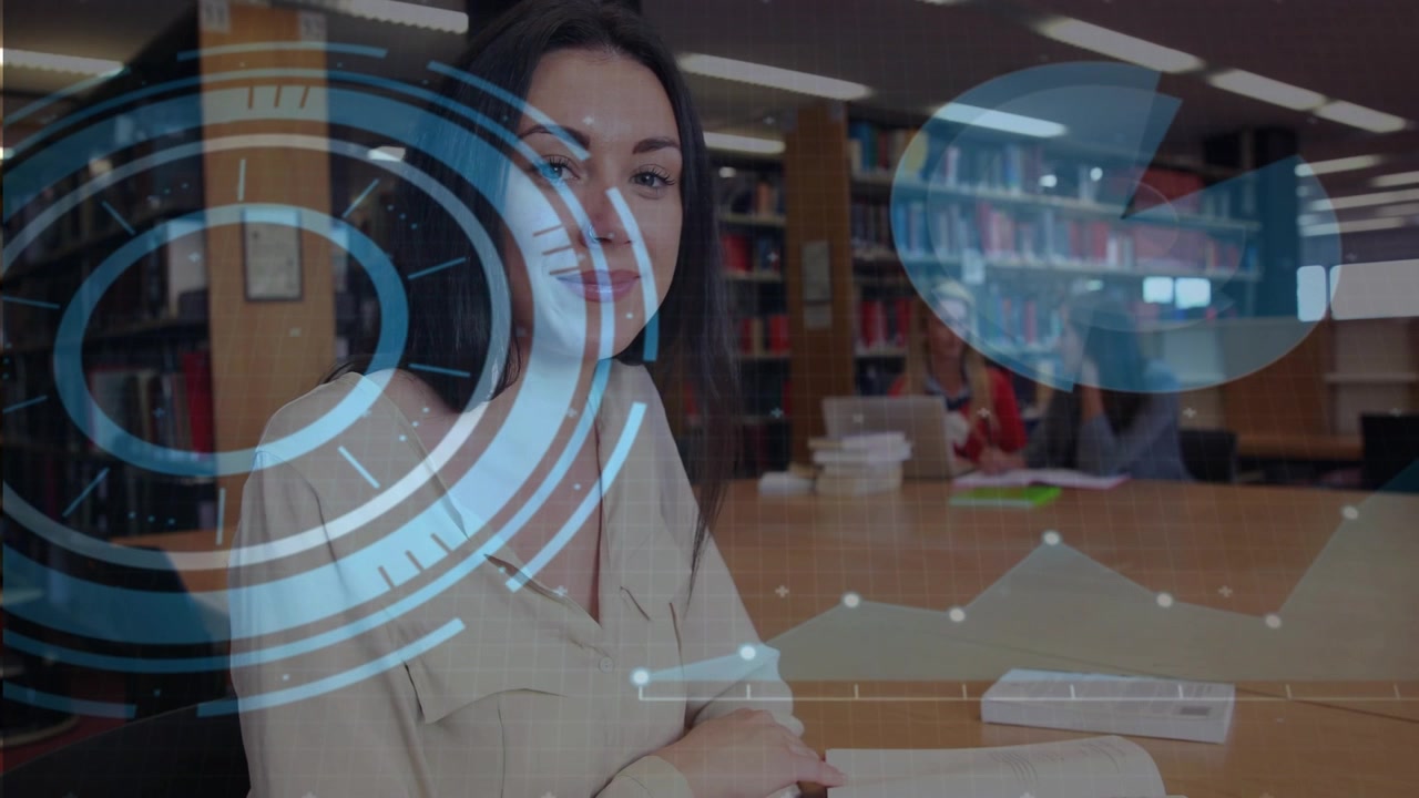 Donna che studia, gira le pagine e avvia sovrapposizioni HUD che evidenziano il contenuto del libro di testo in biblioteca.
