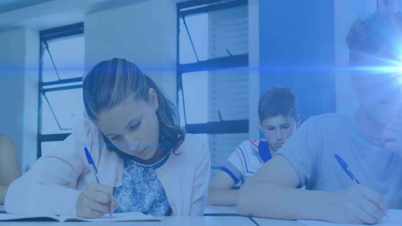 анимация кавказских студентов мужского и женского пола, пишущих тест в школе