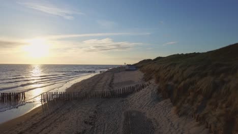 Antenne:-Der-Strand-Zwischen-Vlissingen-Und-Dishoek-Während-Des-Sonnenuntergangs