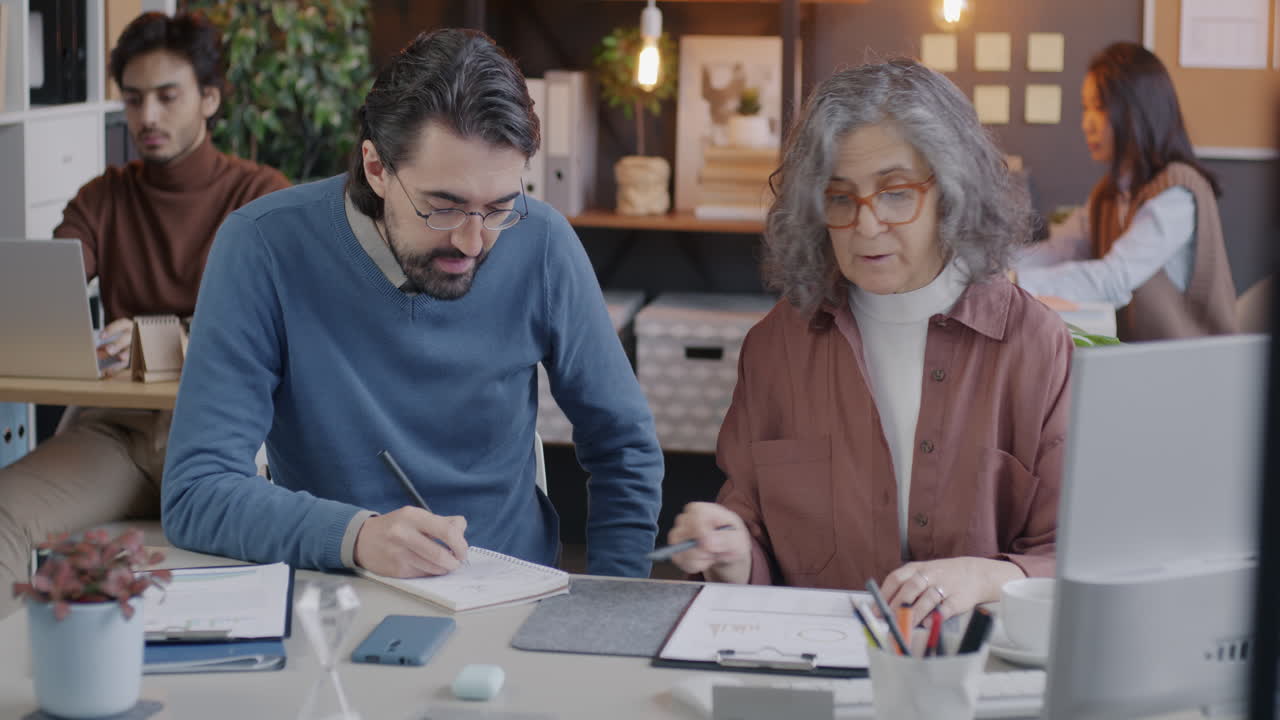 reunión de negocios en una oficina moderna