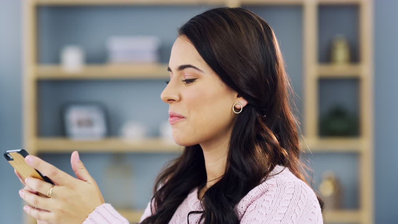 trabajando duro en su nueva empresa comercial