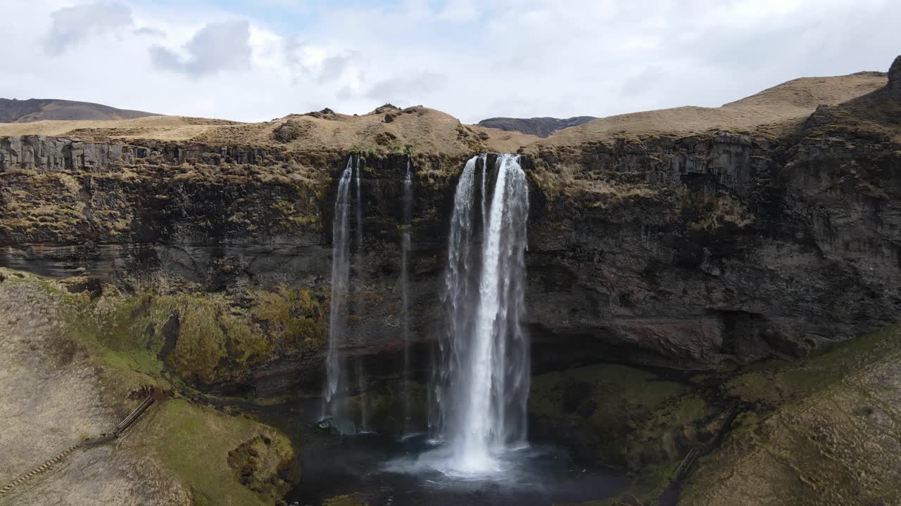 islandia cascada seljalandsfoss drone aéreo 8.mp4