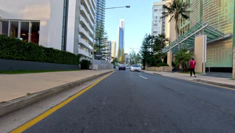 un paseo panorámico por las calles urbanas