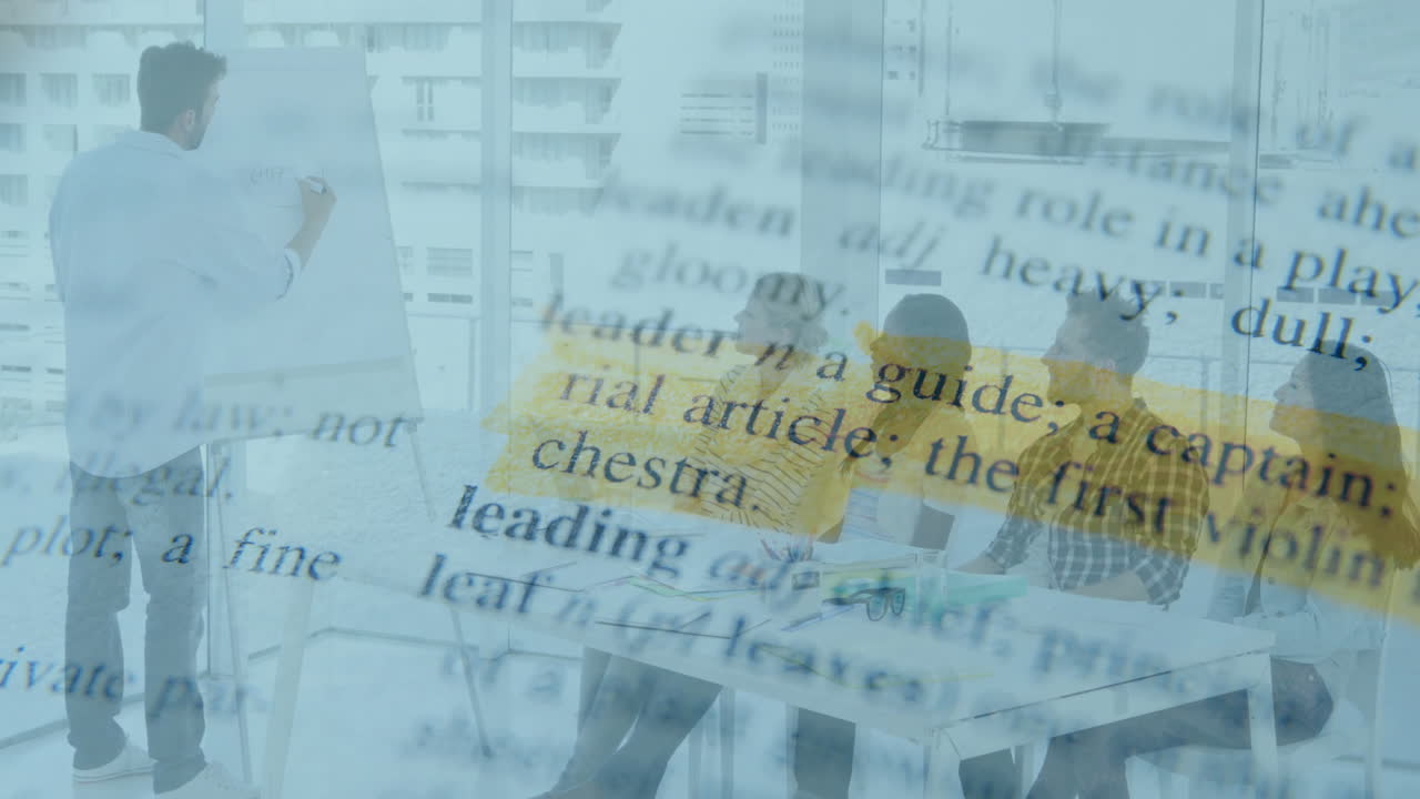 écrire sur un tableau blanc, un homme enseignant avec un dictionnaire d'animation de texte à l'école