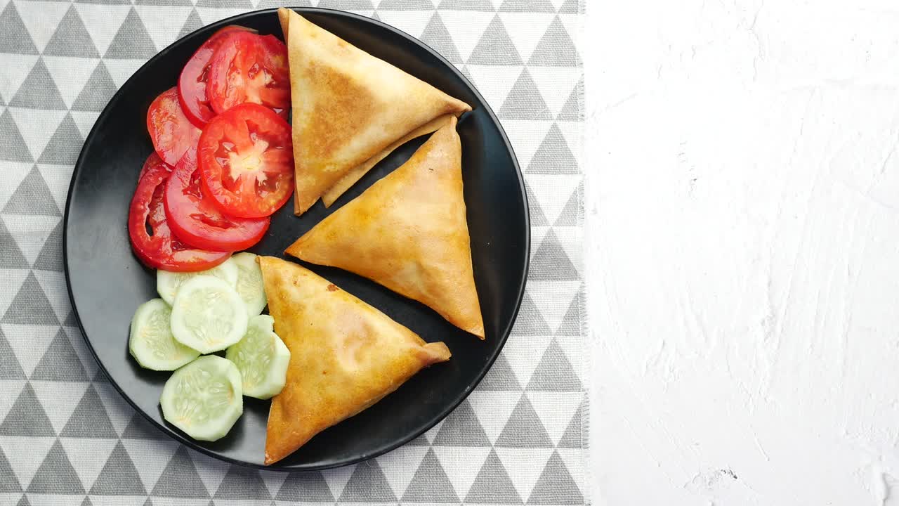 samosa, una popular comida callejera de la india