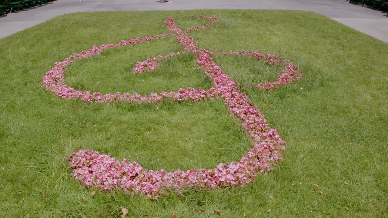 monument with statue of Wolfgang Amadeus in Vienna
