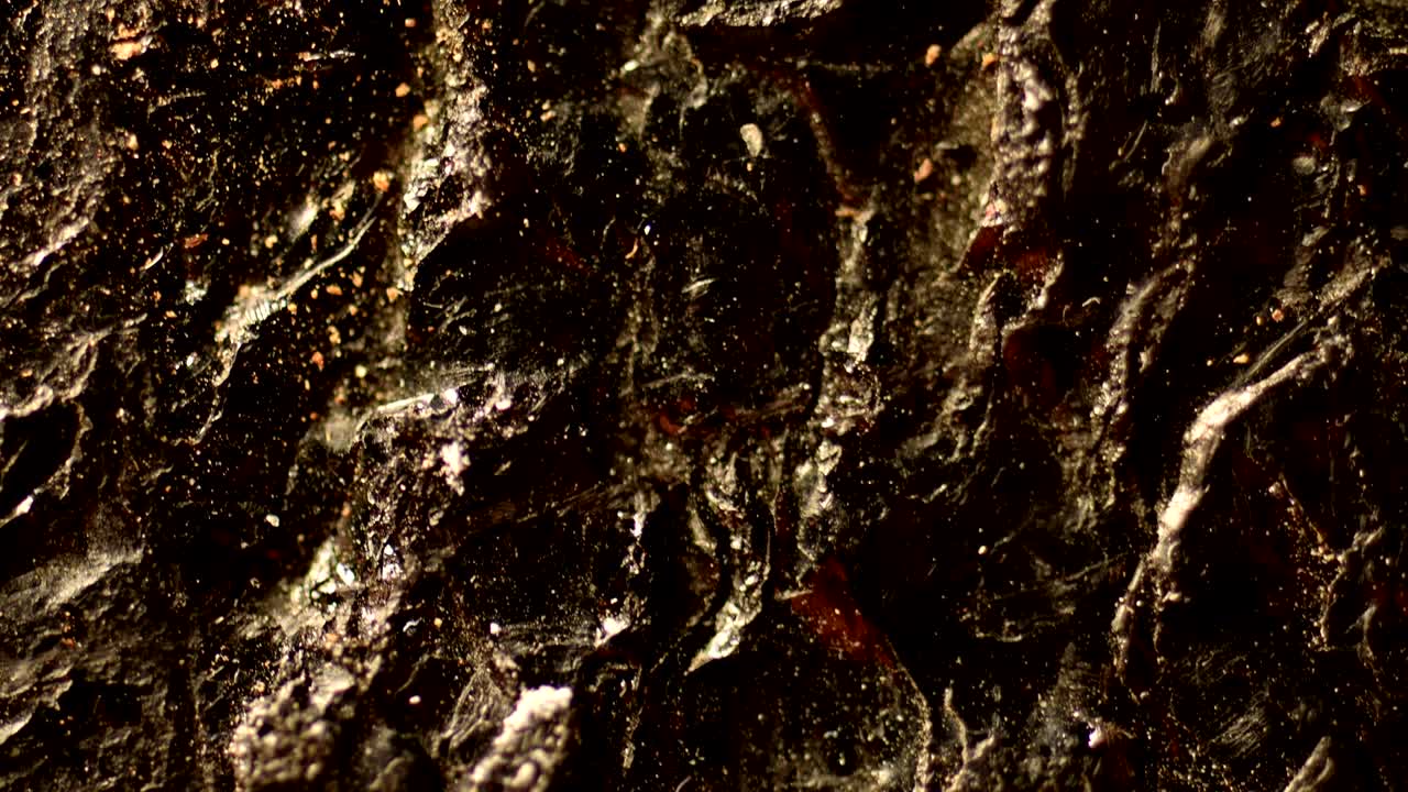 Nærbillede af sort mineral