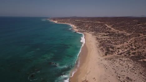 Luftaufnahmen-Von-Drohnen-über-Dem-Strand-Von-Cabo-San-Lucas,-Mexiko