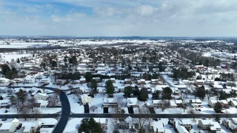 Aerial-view-of-an-American-suburb