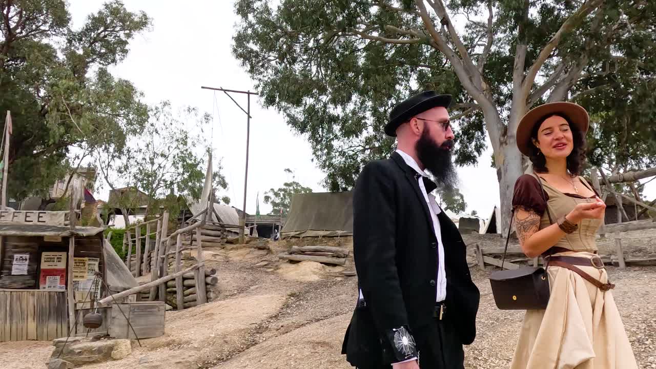 recreación histórica occidental en un sitio histórico