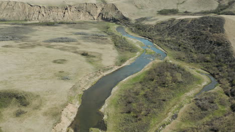 große luftaufnahme von flussbrüchen und der umliegenden landschaft in saskatchewan, kanada