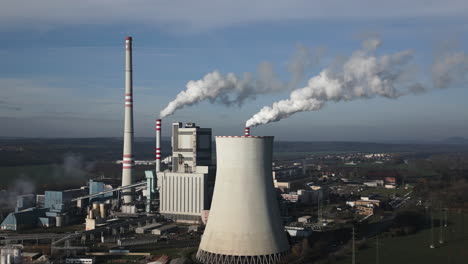 planta de energía de carbón en checo. europa. disparo de dron