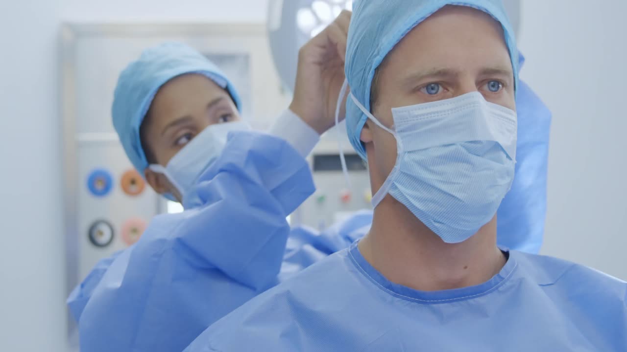 profesionales médicos que trabajan en un hospital