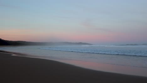 Una-Puesta-De-Sol-Sobre-El-Océano-En-North-Gippsland-Cerca-De-Una-Colonia-De-Focas