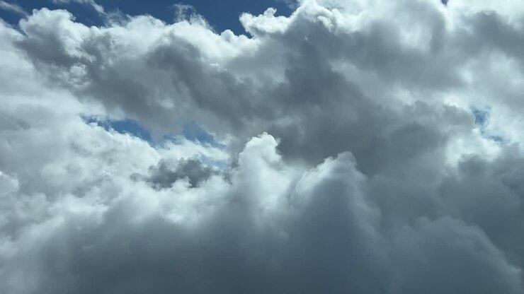 Flight through the clouds: an unique view from a jet’s cockpit