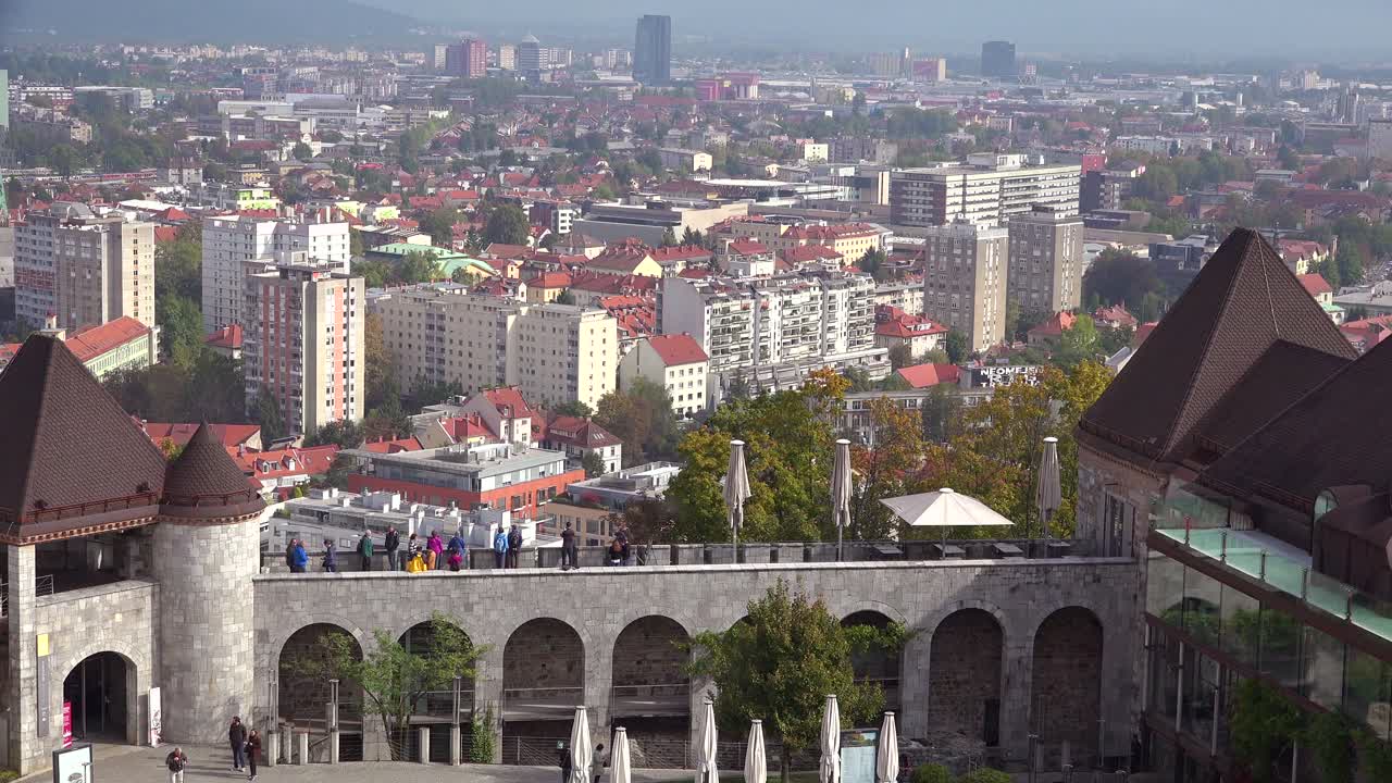 tiro de establecimiento de ángulo alto de ljubljana, la capital de eslovenia 5