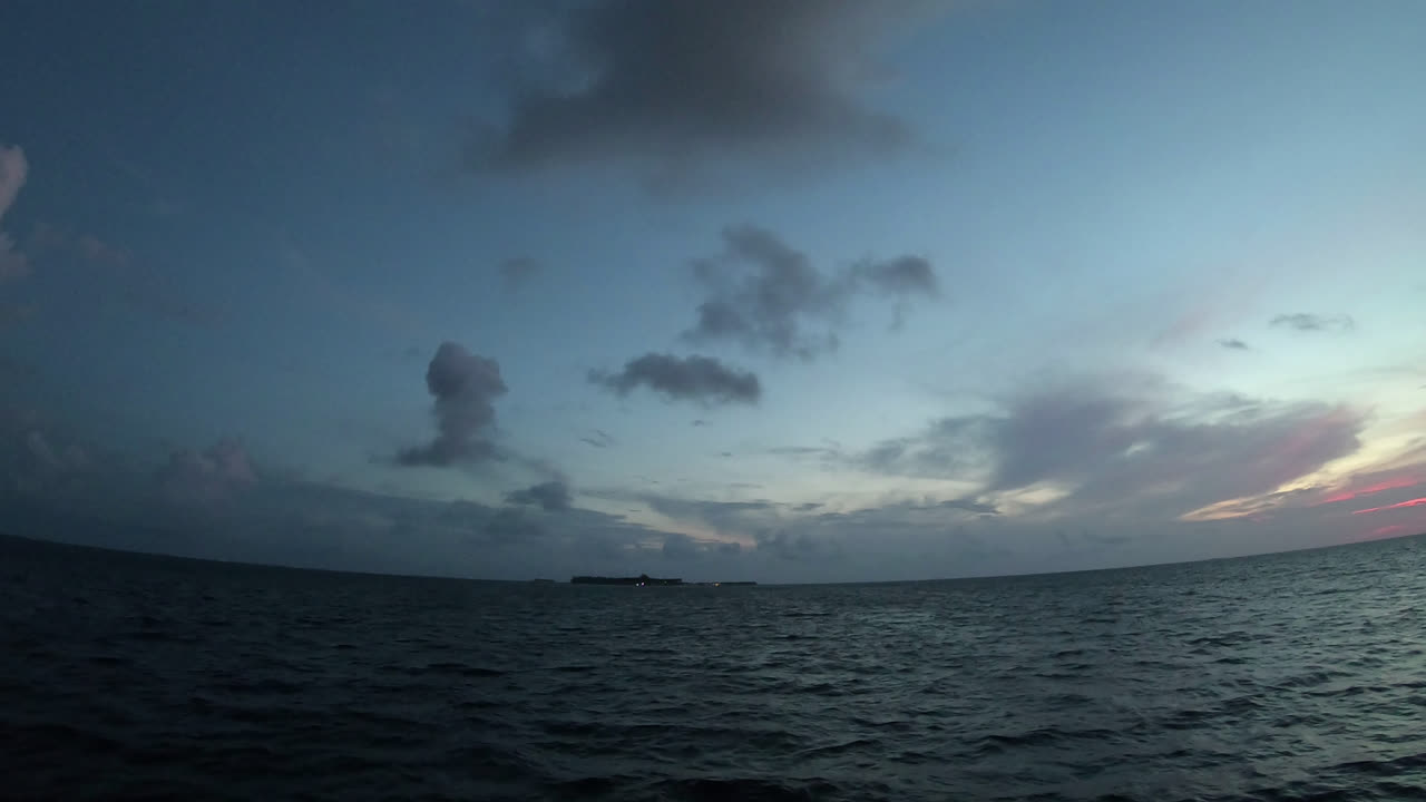 배에서 몰디브 보기에서 바다 바다에서 이동