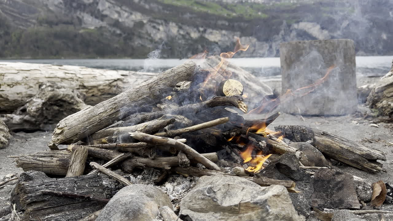 불, 연기, 재의 클로즈업
