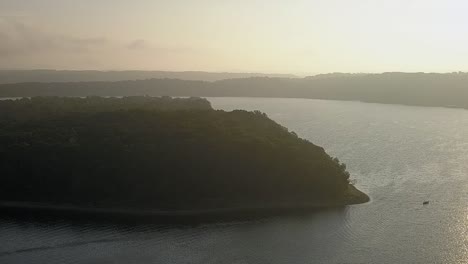 Angeln-Im-Frühen-Morgenlicht