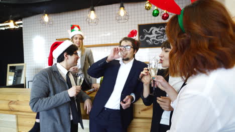 fiesta de navidad en la oficina.