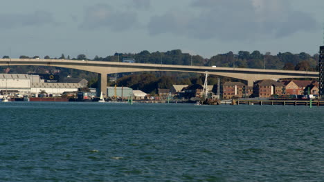 Puente-De-Peaje-Itchen-En-Solent,-Southampton-Sobre-El-Río-Itchen