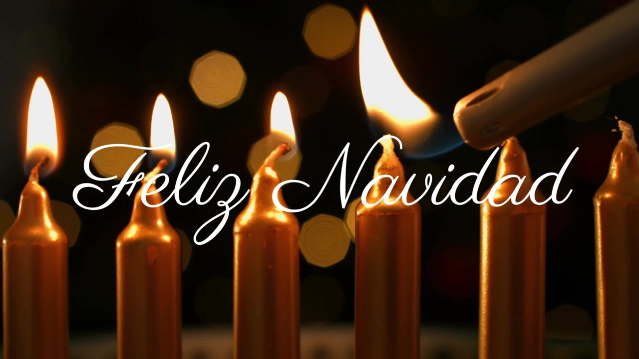 Animazione di Buon Natale su candele natalizie