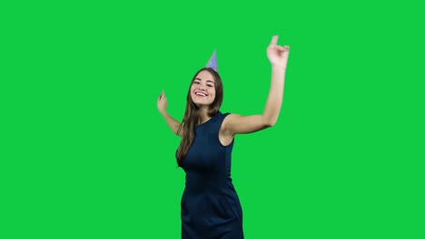 Feliz-Cumpleaños-Niña-Bailando-Frente-A-La-Pantalla-Verde