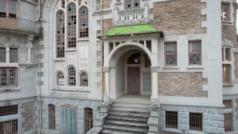 el palacio abandonado de dona chica, palmela. braga, portugal